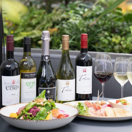 テラス席でハッピーアワー！「Summer Wine Social」