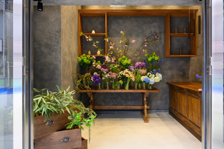 ex.flower shop & laboratory SHINJUKU