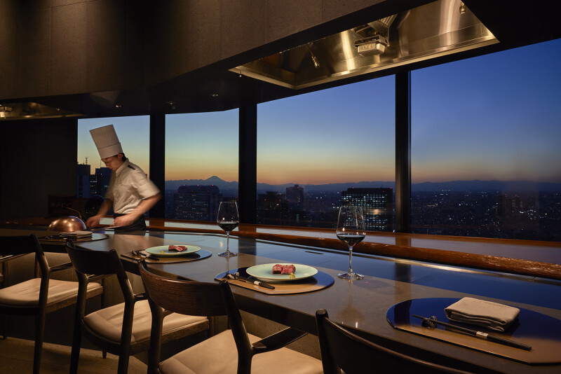 この季節だけの旨みを、鉄板 天祐で。